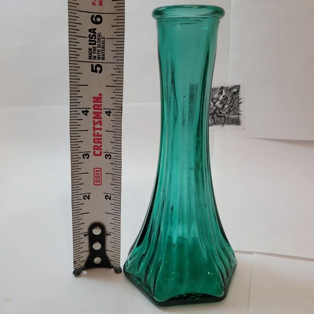 EO Brody Bud Vase Emerald Green Hexagon Ribbed Glass 175 Cleveland Ohio 6 in‎